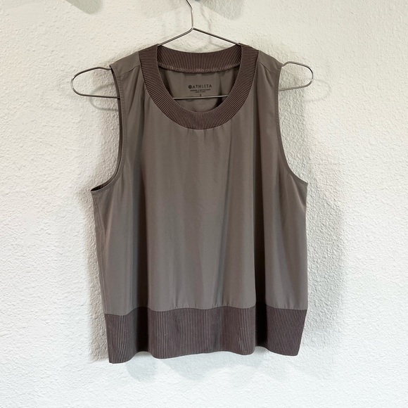 Athleta Tops - ATHLETA ZEPHYR SHELL TANK cropped workout